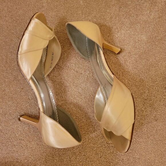 Michealangelo open toe shoes. Size 11. - Picture 3 of 5